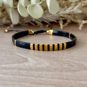 Bracelet Half Tila noir doré en perles Miyuki vue de face design élégant