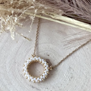 Collier Lina cercle en perles Miyuki création artisanale balnc doré