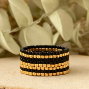 Bague Ligne Graphique noir et doré – tissage peyote Miyuki