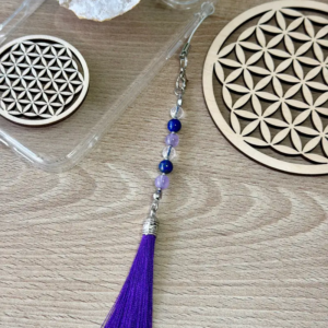 Bijou de téléphone en pierres naturelles – Améthyste Lapis-Lazuli Cristal de Roche pompon violet foncé