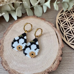 boucles d’oreilles Miyus goutte noir blanc tissage brick stitch