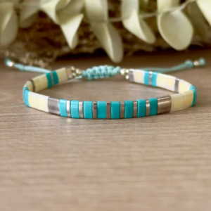 Bracelet Half Tila turquoise beige argenté en perles Miyuki vue de face design lumineux