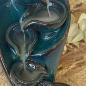 cascade à encens spirale détail fumée sur plusieurs niveaux effet zen